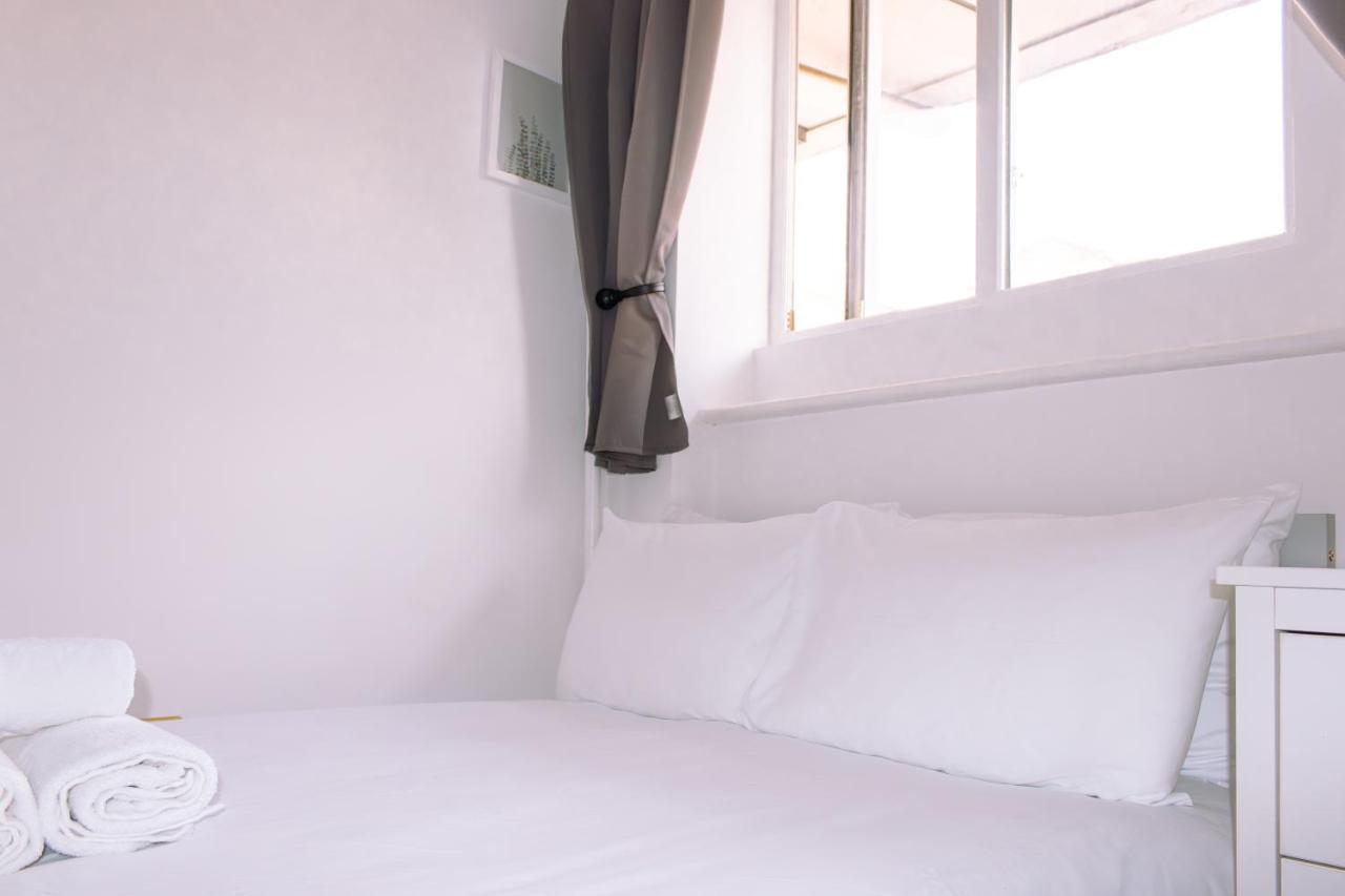 Nice 4 Bedroom Apartment Near City Centre 2-Min Walk To Metro !! Business & Family Friendly!! London Exteriör bild