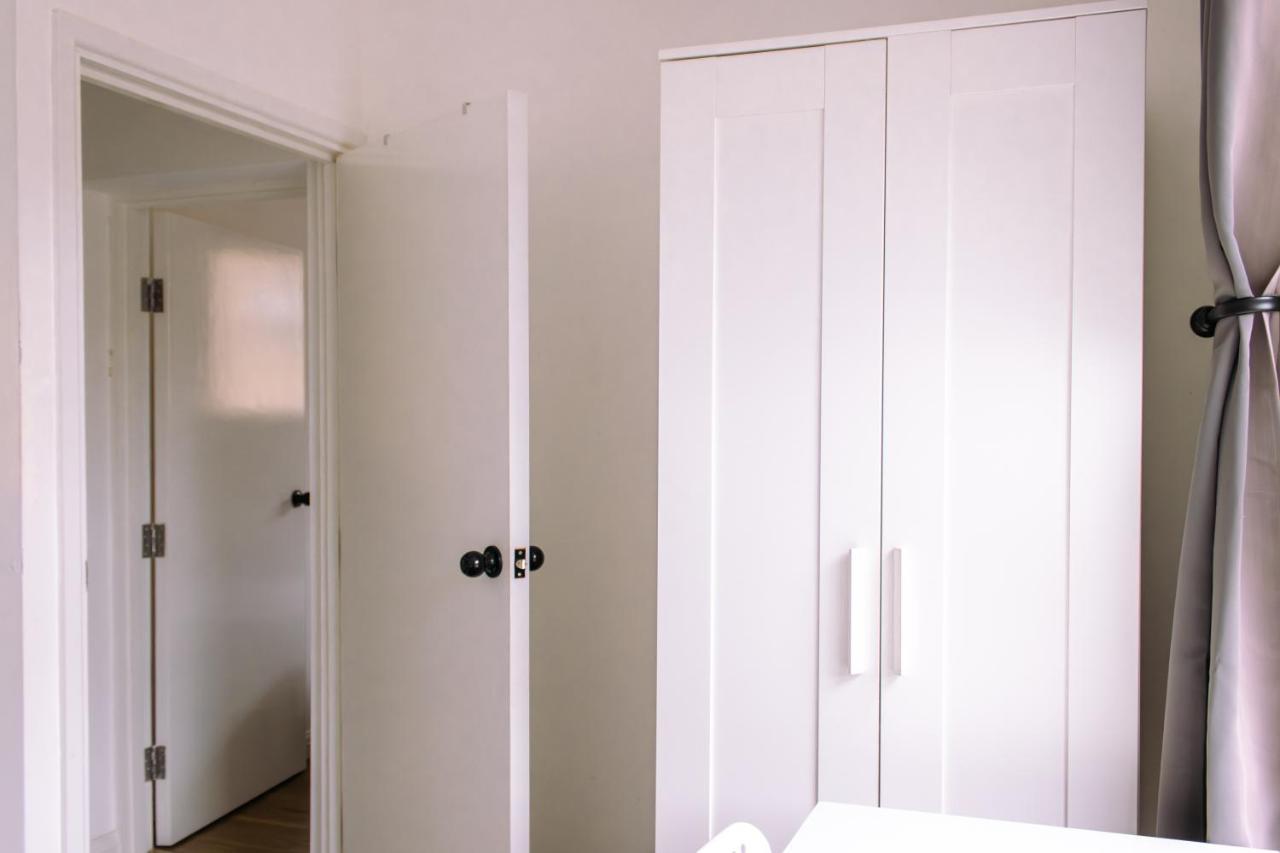 Nice 4 Bedroom Apartment Near City Centre 2-Min Walk To Metro !! Business & Family Friendly!! London Exteriör bild
